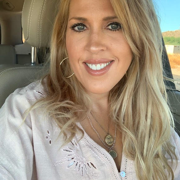 Meet your Posher, Miranda - Picture 2 of 6